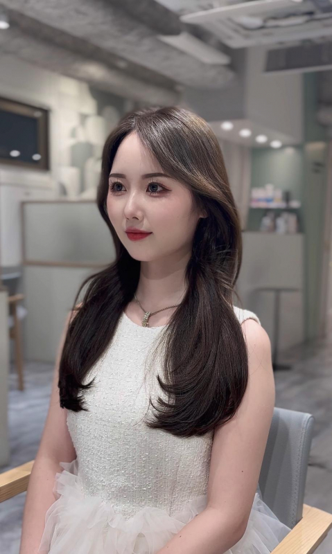 京都で髪質改善カラーを探している方へ  オリーブグレージュ×レイヤーカットで叶える、大人の柔らかさと艶